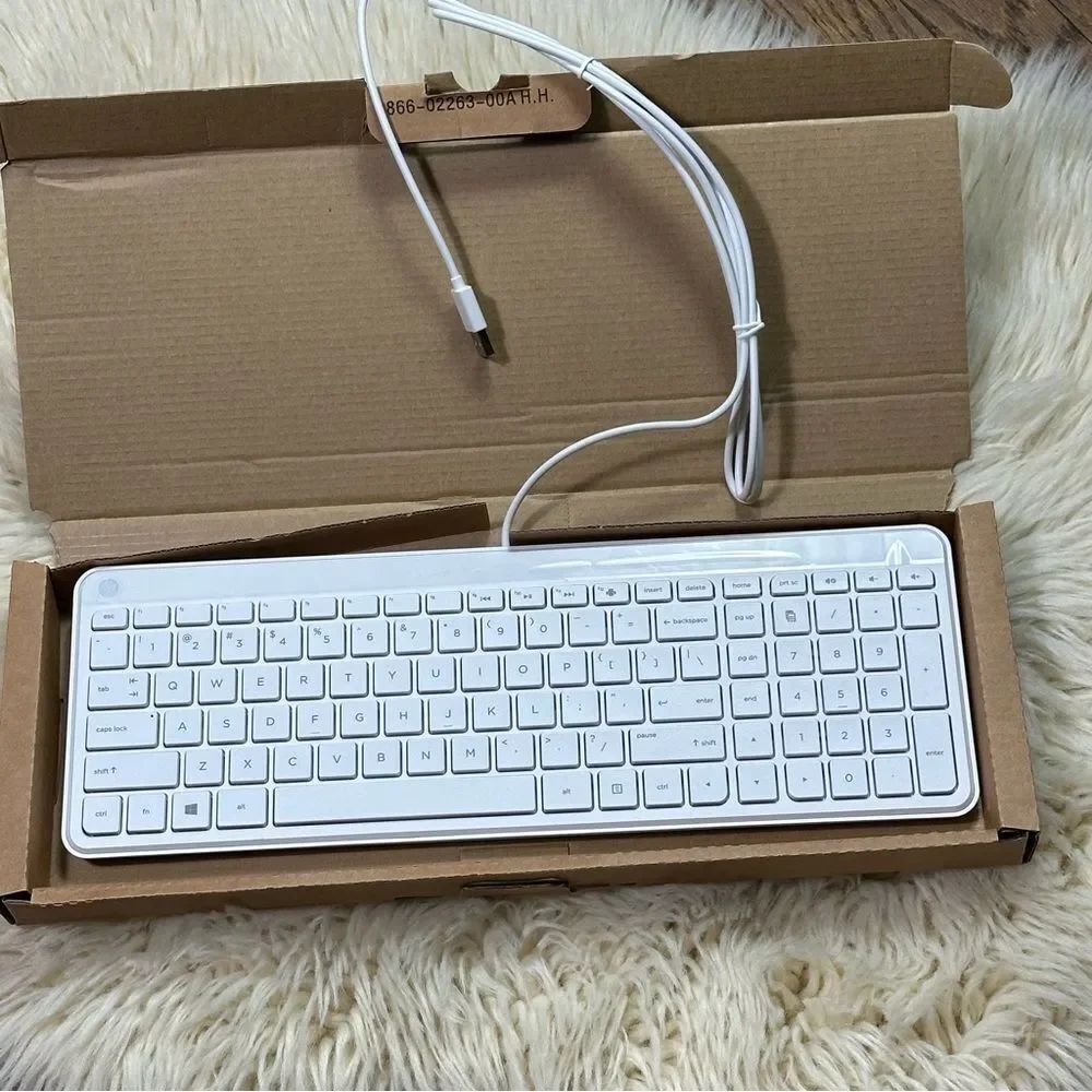 HP white Wired Keyboard